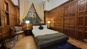 Traditional Victorian West End Apartment