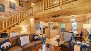 Timber Ridge Hideaway by AvantStay Private Cabin Hot Tub Game Room Near Dollywood