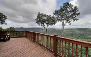 Majestic Mountaintop Escape