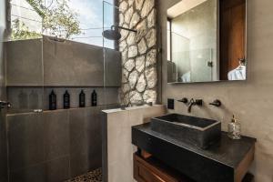 Siwa Jungle-Luxury 2BR Retreat with Private Roofto