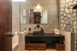 Siwa Jungle-Luxury 2BR Retreat with Private Roofto