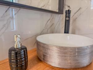 masion la catedral de pablo con vista a la montaña