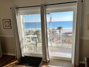 The Summit 419 - Beachfront Condo with awesome views
