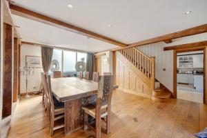 country retreat, long term stays hot tub