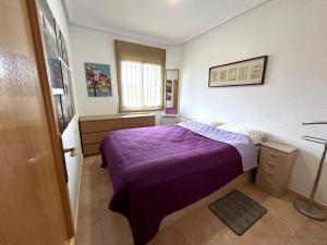 Sea View Apt, Pool & Garden, Walk to Beach & Park