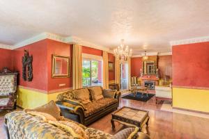 Majestic Villa by the Beach Heated Private Pool & Jacuzzi