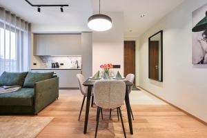 Brand new 2026 - self check-in - balcony - near Hilton