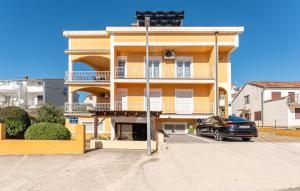 Awesome Apartment In Biograd Na Moru