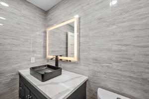 Modern Central Houston 1BR Apartment