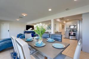 1 Block to Beach Waterfront Condo at Johns Pass