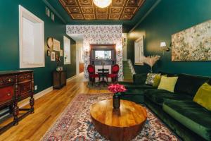 Velvet Haus Downtown 3rd Floor Deck Backyard