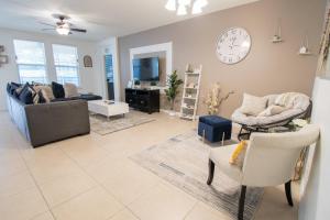 Family Pool Home w Spa Game Room