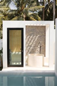 Brand New Wellness Villa 2 min walk to the Beach