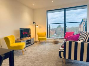 Near hospital and city workstay parking & balcony