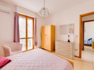 Close to the seafront, with air conditioning img18