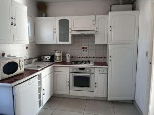 Charmant Duplex à Port Grimaud avec Balcons et Parking - FR-1-868-15