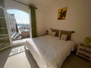 Charmant Duplex à Port Grimaud avec Balcons et Parking - FR-1-868-15