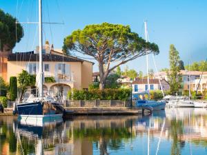 Maison avec clim et Wi-Fi, amarrage privé proche plage - FR-1-868-26