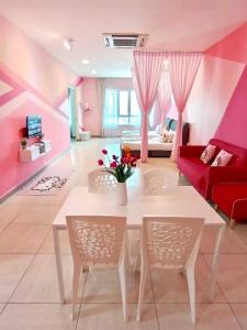 PoP Kitty Octagon Premium Ipoh Town Center 2BR by Grab A Stay