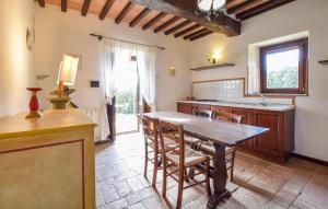 Nice Apartment In Frazione Canonica,Todi