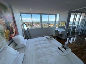 Beachfront Views & Prime Location