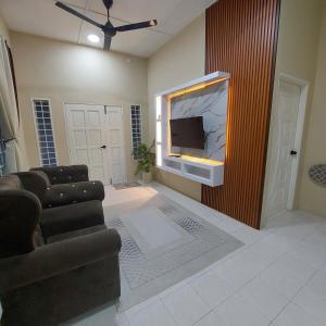 Homestay Mira Daily Sungai Karang