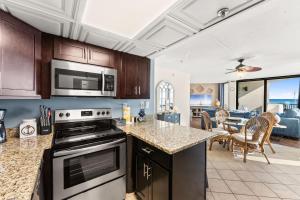 Sunbird Gulf-Front! Largest Floor Plan! Beach Chairs