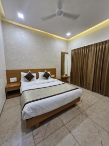 Ganeshratna Ventures Hotel Veluvan