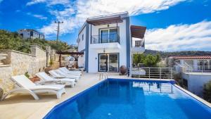 Kışla 3 bedroom seaview villa with heated pool private pool hot tub