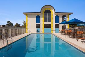 Days Inn by Wyndham ApopkaOrlando