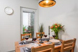 Lumina cozy 3-room apart near the metro station