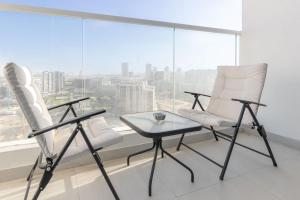Free housekeeping visits during your stay - StayShort - Serene Studio in Al Barsha Sleeps 2