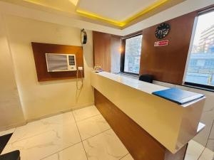 Hotel West Inn-Near Mumbai International Airport