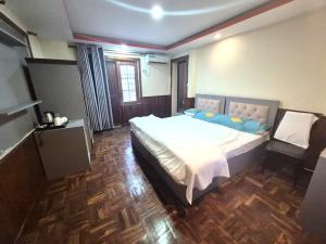 Moon Sun Boutique Home