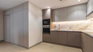 Maison Privee - Ultimate Luxury Penthouse with Pool & Marina Views