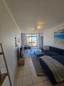 Spacious Beachside Apartment