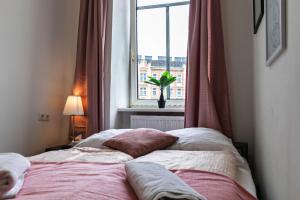 Elegant Private Rooms Close to Millennium City