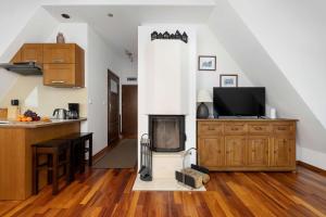 Hrube Wyżne Apartment with Mountain View, Sauna & Parking by Noclegi Renters