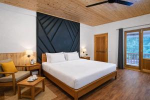 Tirthan Valley Riverfront Resort by Himalayan Hotels