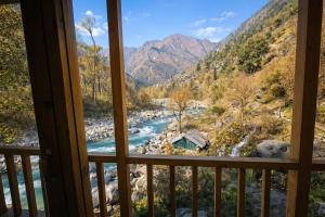 Tirthan Valley Riverfront Resort by Himalayan Hotels
