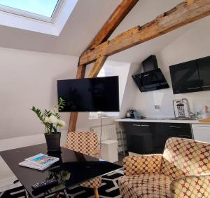 Daisy-Gares Grd Palais Zenith&Centre a Deux Pas