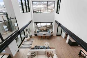 Luxury 6BR with Hot Tub, Firepit & Deer Valley Access home