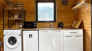 Cottage and sauna hill silence mestia 2