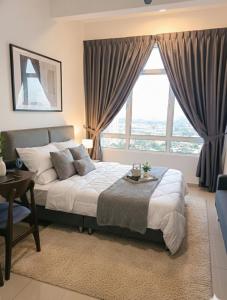 Elegant and cheap studio at condo near Jonker Street