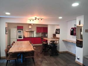 Résidence Saint Jacques A - Grand appartement rénové · Centre station · Vue vallée · Balcon MAE-3416