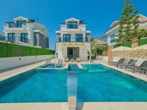 Detached Villa with Private Pool in Ölüdeniz, Fethiye