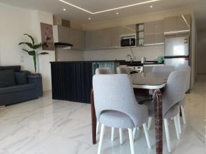 Luxury Panorama Sea View Residence with sky pool