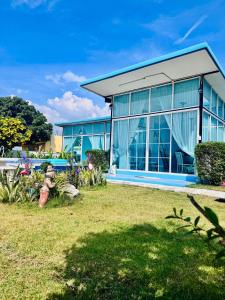 Miss & Moon Poolvilla Bang Saray