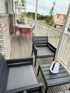 2 Ch Appt 63m² 46P. + piscine 4 mn plage & centre