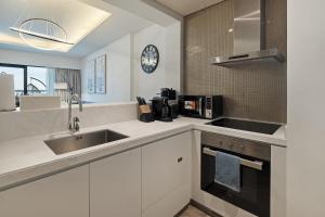 BurjKhalifaViews,1BHK, High Floor, Damac Paramount Tower B